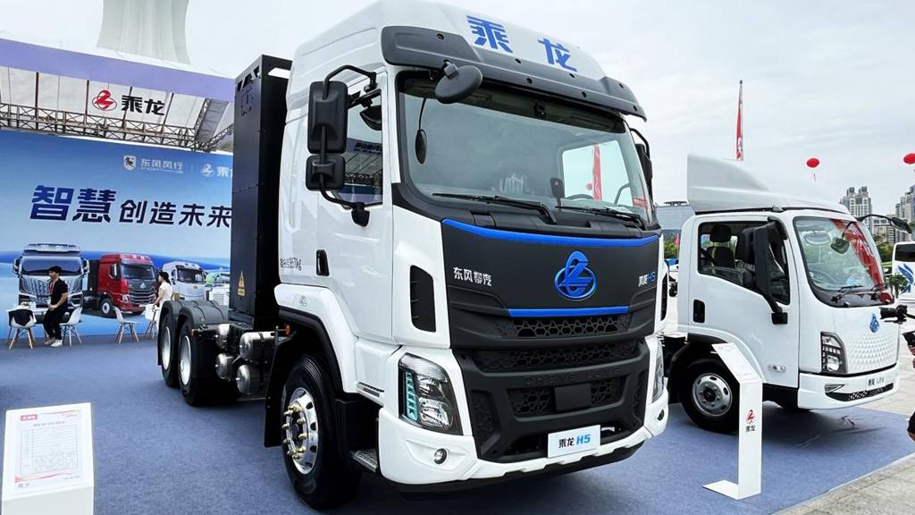 Dongfeng Liuzhou Motors Stuns at CAEXPO with Five Products, Boosting ASEAN Trade with New-Quality Productivity