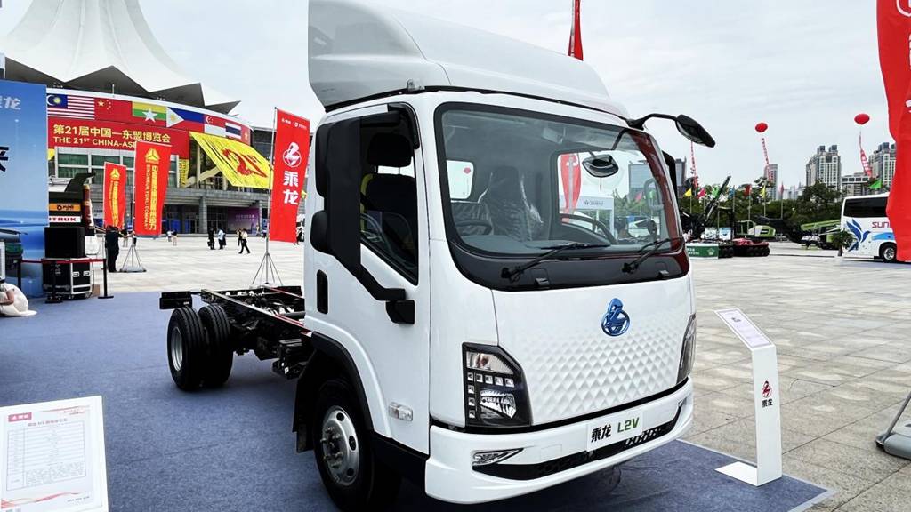 Dongfeng Liuzhou Motors Stuns at CAEXPO with Five Products, Boosting ASEAN Trade with New-Quality Productivity