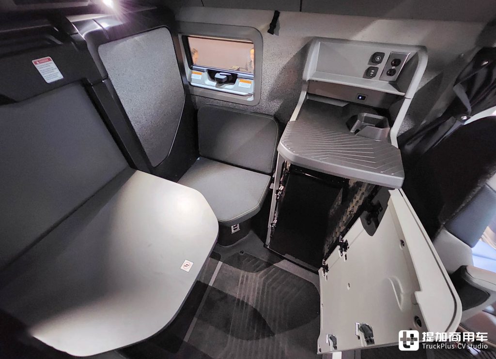 2024 IAA: Diesel Power King, Long-Haul Sleeper Cab Unveiled, Electric Truck Advancements – A Detailed Look at Volvo Trucks' Exhibition
