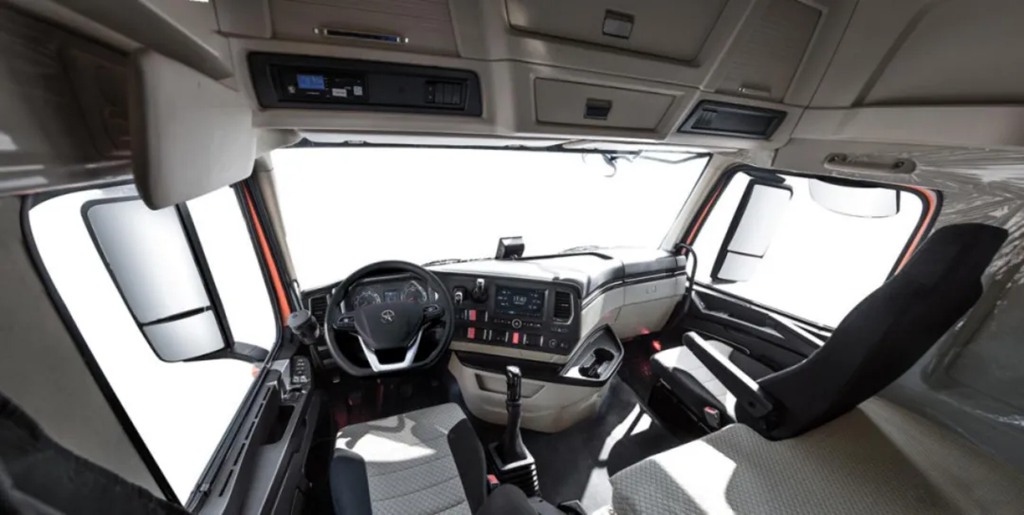 540 Horsepower Upgrade! Interior Details Optimized, Dayun N9H Gas-Powered Heavy Truck Is the Top Choice for Coal Transport in Autumn and Winter