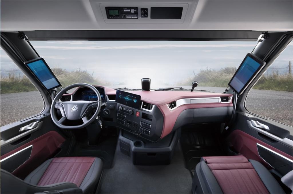 Extreme Aerodynamics, Zero-Carbon Journey – China National Heavy Duty Truck's Yellow River Hydrogen Internal Combustion Engine Train Debuts at the 2024 Hanover Fair