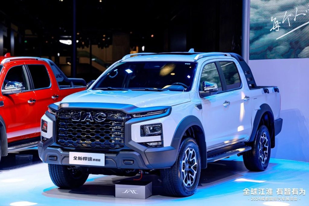 Defining the benchmark for passenger-grade pickup trucks, JAC’s new Hantu passenger version is officially launched, priced from 154,800 yuan