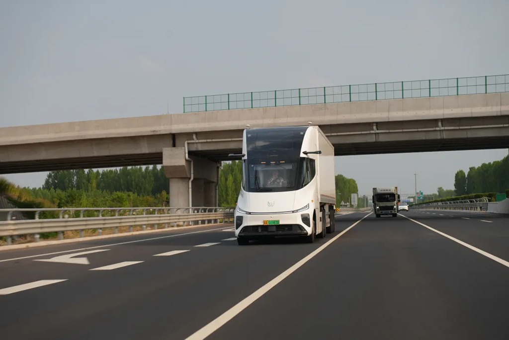 Windrose All-Electric Heavy Truck Ready for Mass Production and Delivery
