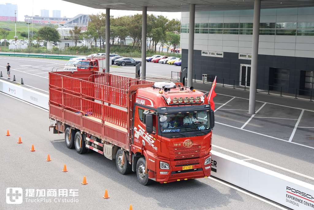 It’s hard to believe there are so many modified trucks in China; the STC Truck Culture Festival surprised me in so many ways!