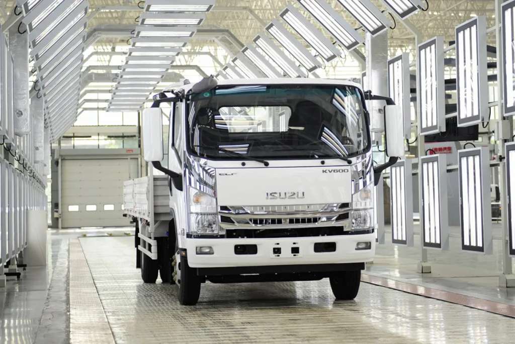 Inheriting Classics, Breaking New Ground丨Qingling Isuzu Launches Its First High-Power Premium Blue-Plate Light Truck!