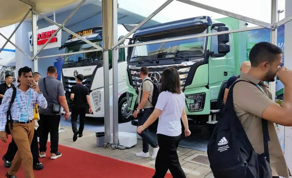 [Media Coverage] Dayun's Popular Models Showcase at Canton Fair: Energy-Saving and Powerful, Multiple Advantages Attract Domestic and International Truckers