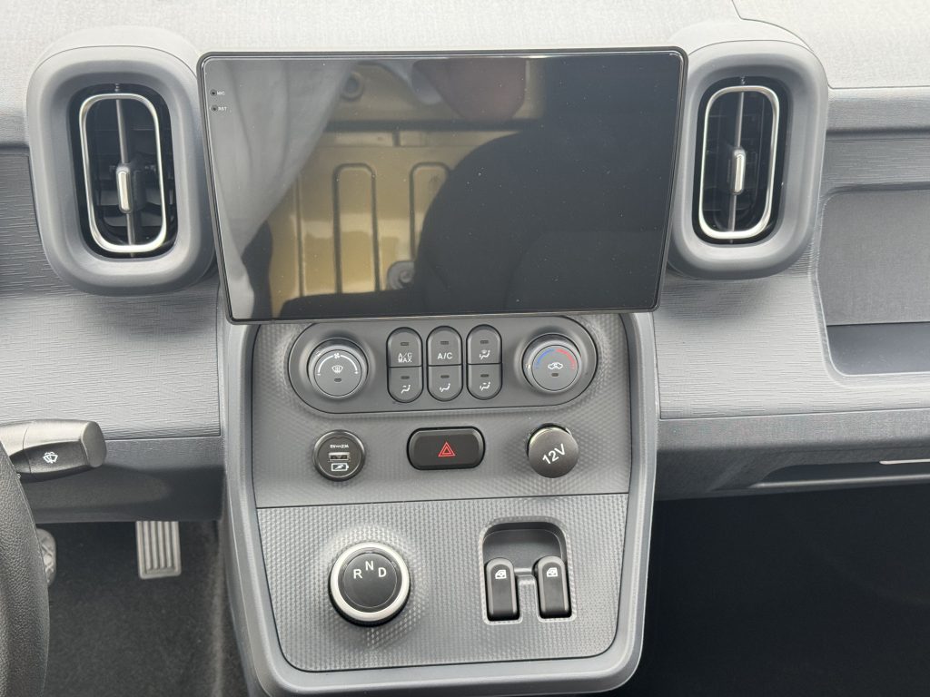 With a Range of 318 km and a Cargo Width of 1.8 Meters, LINXYS Golden Mini Truck Makes a Strong Debut