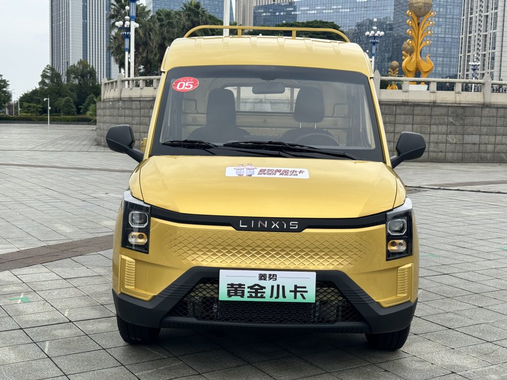 With a Range of 318 km and a Cargo Width of 1.8 Meters, LINXYS Golden Mini Truck Makes a Strong Debut