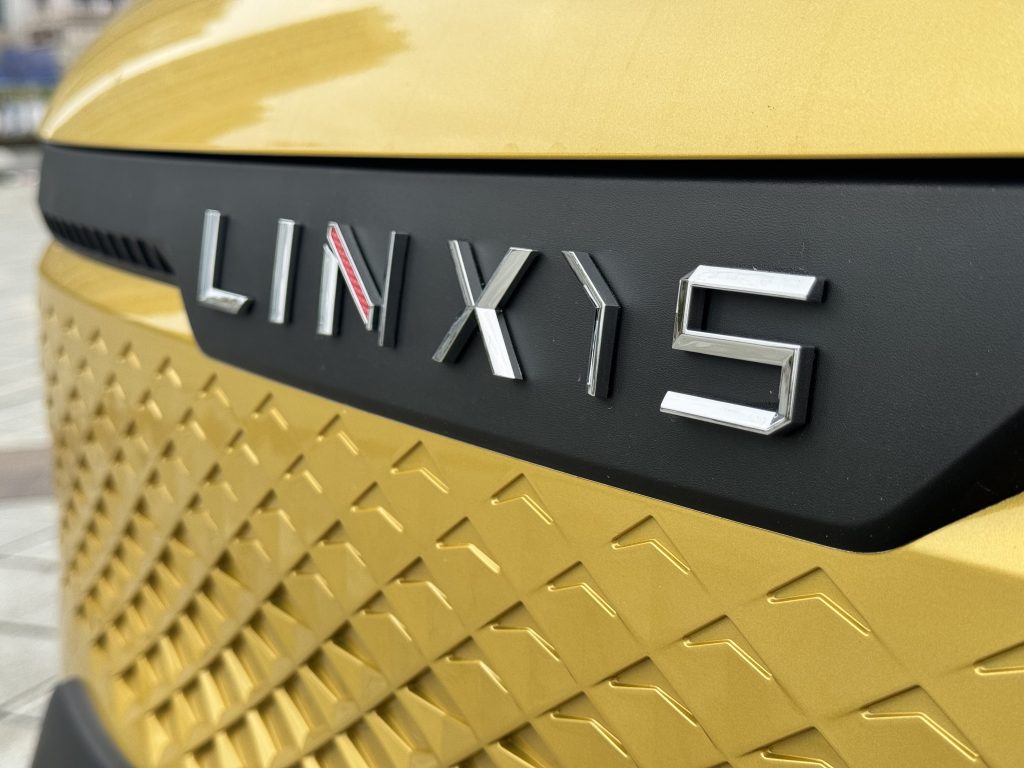 With a Range of 318 km and a Cargo Width of 1.8 Meters, LINXYS Golden Mini Truck Makes a Strong Debut
