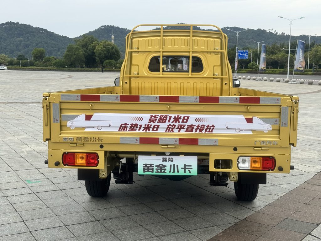 With a Range of 318 km and a Cargo Width of 1.8 Meters, LINXYS Golden Mini Truck Makes a Strong Debut