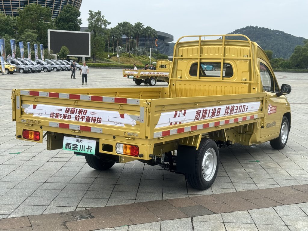 With a Range of 318 km and a Cargo Width of 1.8 Meters, LINXYS Golden Mini Truck Makes a Strong Debut