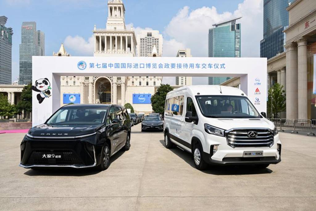 Chinese Quality, Popular Worldwide! Nearly 100 Units of SAIC Maxus New V90 and Other Models Safeguard the China International Import Expo Once Again, Shining on the International Stage