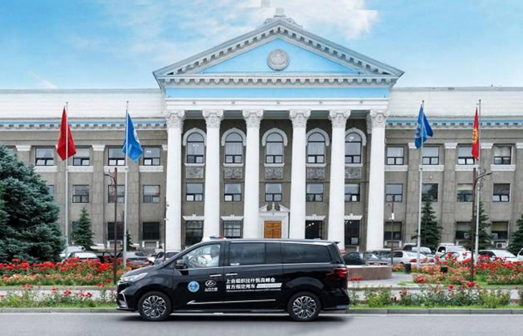 Chinese Quality, Popular Worldwide! Nearly 100 Units of SAIC Maxus New V90 and Other Models Safeguard the China International Import Expo Once Again, Shining on the International Stage