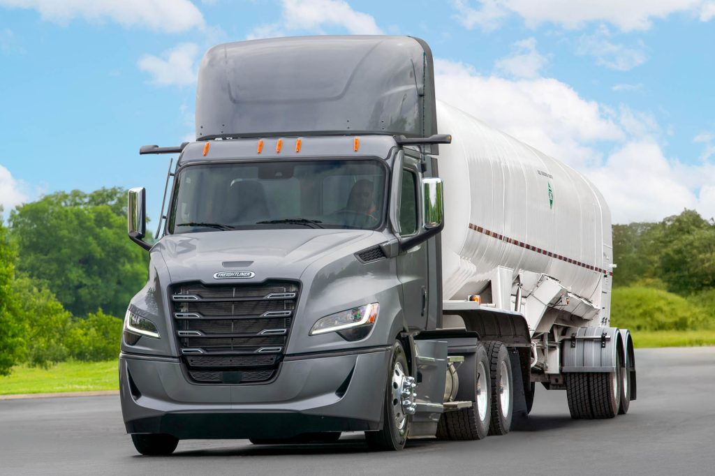 The Best-Selling Class 8 Flagship Truck in North America, the Fifth-Generation Freightliner Cascadia Sleeper Launches