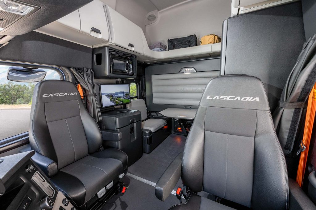 The Best-Selling Class 8 Flagship Truck in North America, the Fifth-Generation Freightliner Cascadia Sleeper Launches