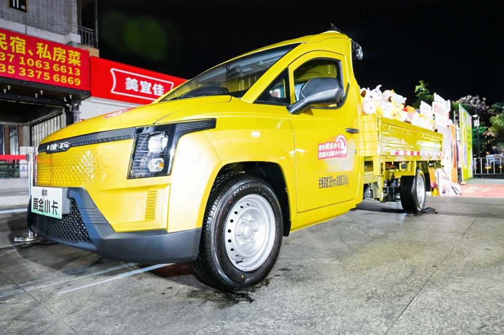 Champion Debut｜Linxys Golden Small Truck Strongly Launched