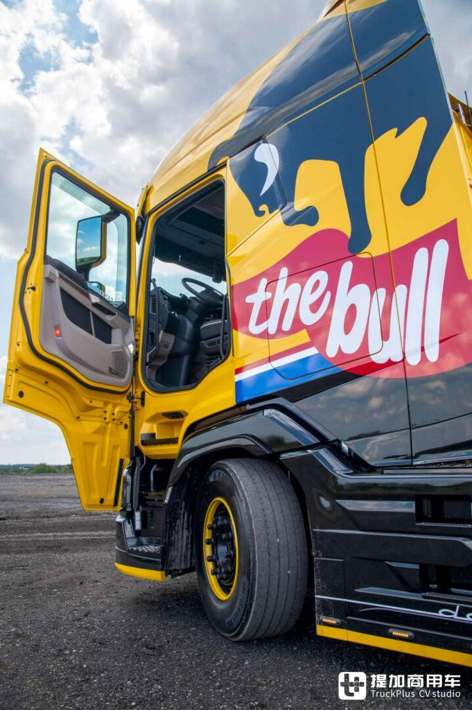 Honoring the Legendary Twin-Engine Dakar Racer: The DAF XG The Bull Special Edition Debuts