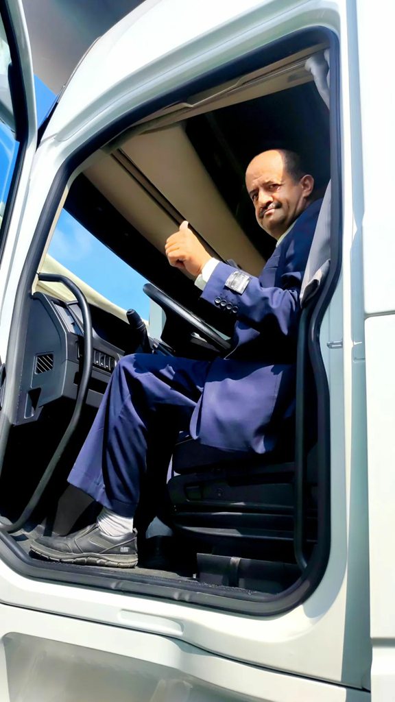 Speeding Across the World — Dayun Heavy Truck Shines Again at the Canton Fair