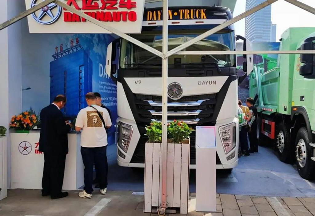 [Media Coverage] Dayun's Popular Models Showcase at Canton Fair: Energy-Saving and Powerful, Multiple Advantages Attract Domestic and International Truckers