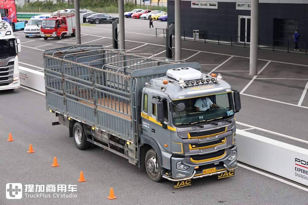 It’s hard to believe there are so many modified trucks in China; the STC Truck Culture Festival surprised me in so many ways!