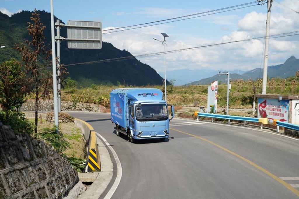 Over 3,500 km Extreme Challenge: Will the landking EHPro Super Electric Truck Break the Ceiling of Electric Trucks?