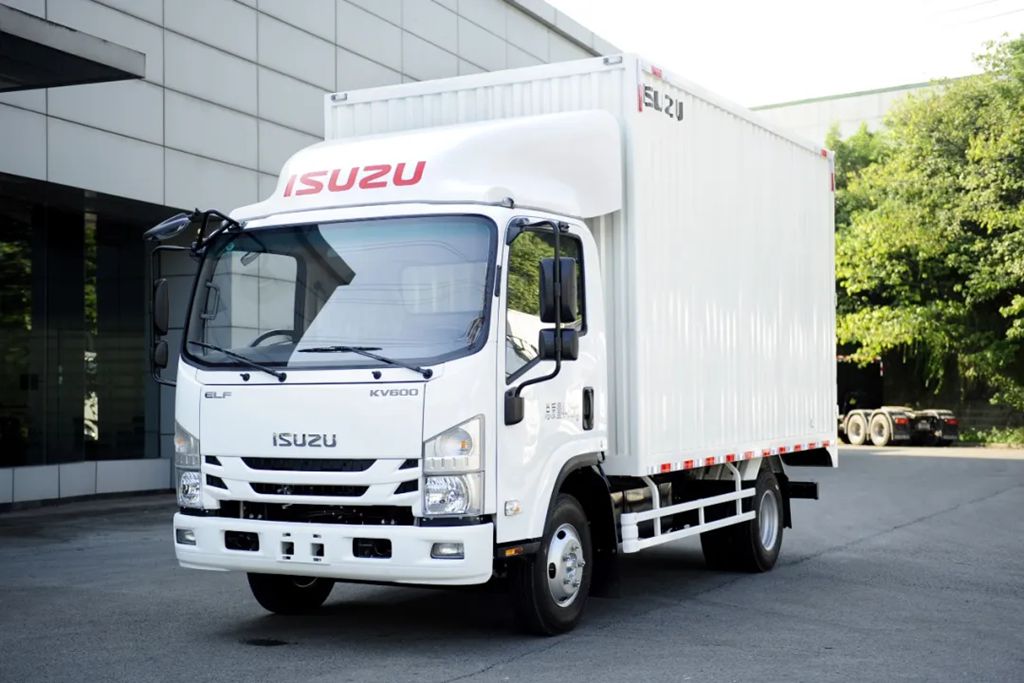 Inheriting Classics, Breaking New Ground丨Qingling Isuzu Launches Its First High-Power Premium Blue-Plate Light Truck!