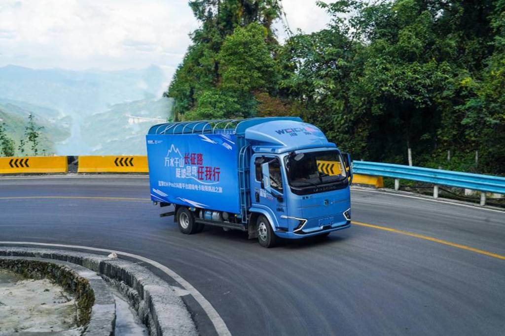 Over 3,500 km Extreme Challenge: Will the landking EHPro Super Electric Truck Break the Ceiling of Electric Trucks?