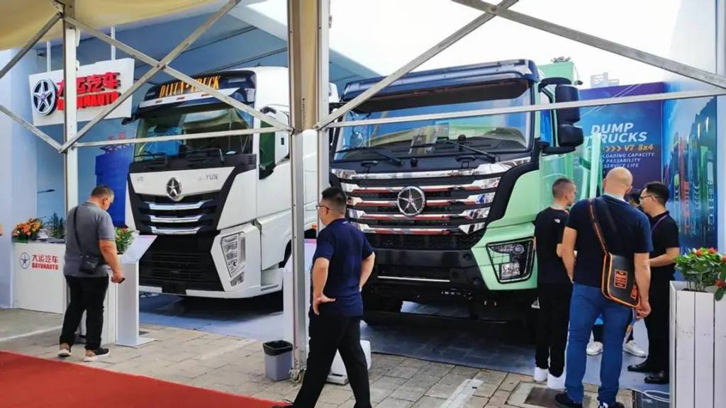 [Media Coverage] Dayun's Popular Models Showcase at Canton Fair: Energy-Saving and Powerful, Multiple Advantages Attract Domestic and International Truckers