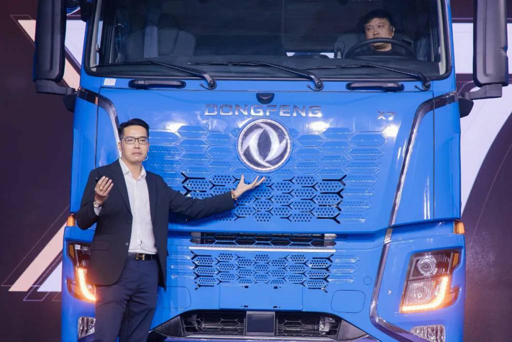 New Breakthrough in Overseas Markets! Successful Launch of Dongfeng Xinjiang X Series in Vietnam