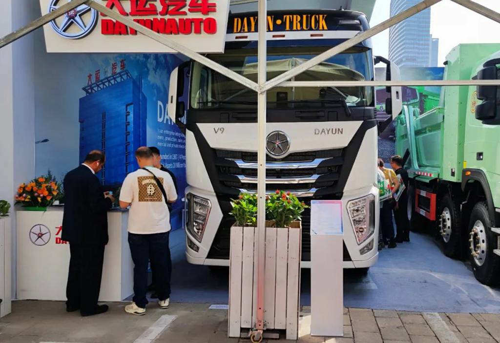 Speeding Across the World — Dayun Heavy Truck Shines Again at the Canton Fair