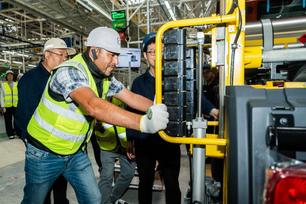 100 Units Successfully Delivered to Mexican Customers: Beijing Automotive Heavy Truck Begins a New Chapter in High-Quality "Going Abroad"