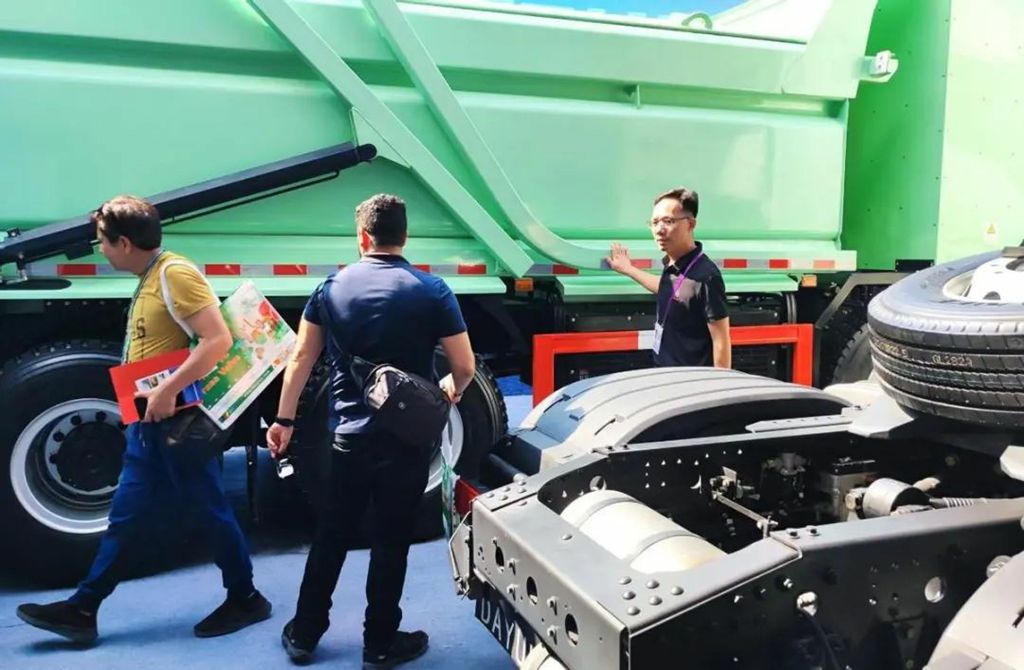 [Media Coverage] Dayun's Popular Models Showcase at Canton Fair: Energy-Saving and Powerful, Multiple Advantages Attract Domestic and International Truckers