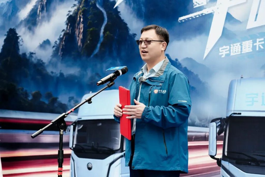 Crossing the Chasm, Smooth Journey: Yutong Heavy Truck Conquers the "Devil's Mountain Road" to Showcase Superior Performance!