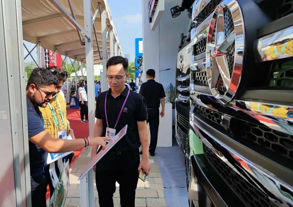 [Media Report] Dayun Heavy Truck Shines at the 136th Canton Fair with Two Star Models