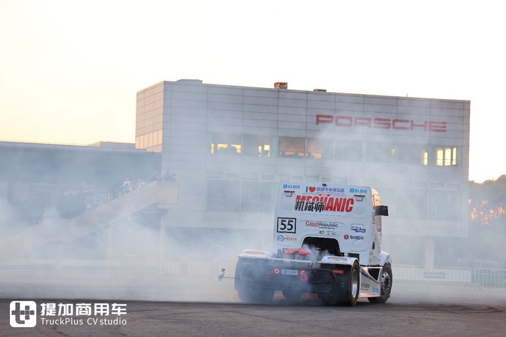 It’s hard to believe there are so many modified trucks in China; the STC Truck Culture Festival surprised me in so many ways!