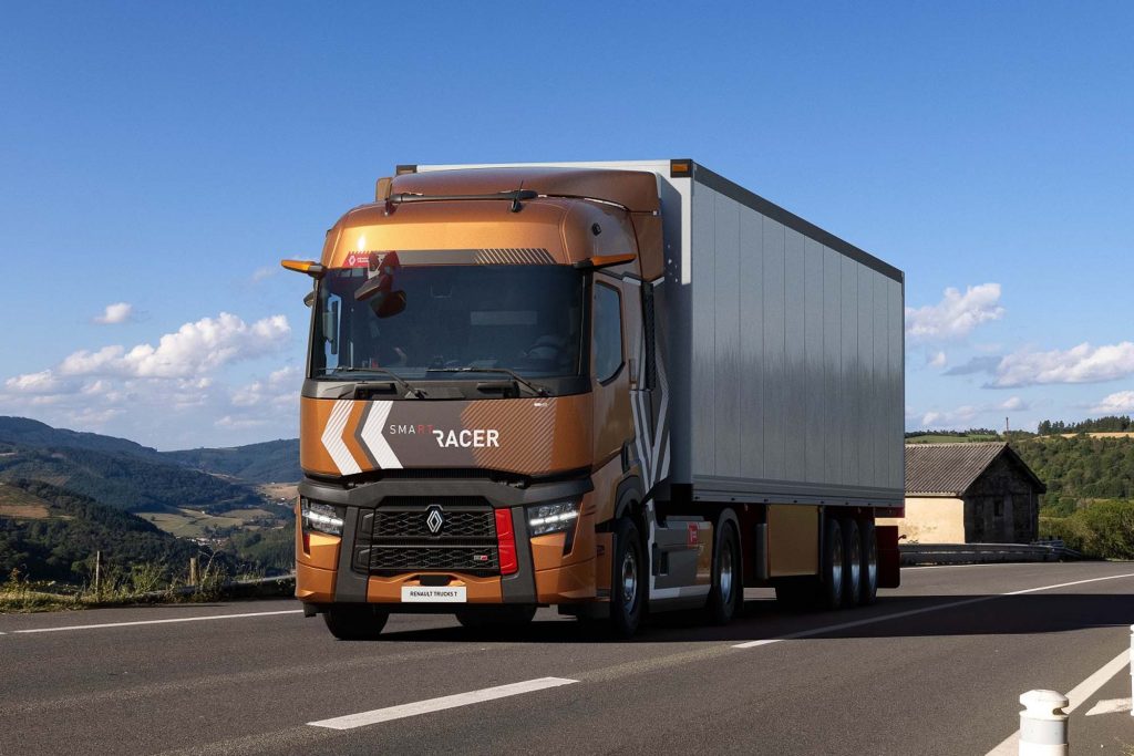 Fuel Consumption Reduced by Up to 14%, Enhanced by Digital Rearview Mirrors: The 2025 Renault Heavy Trucks Are Here