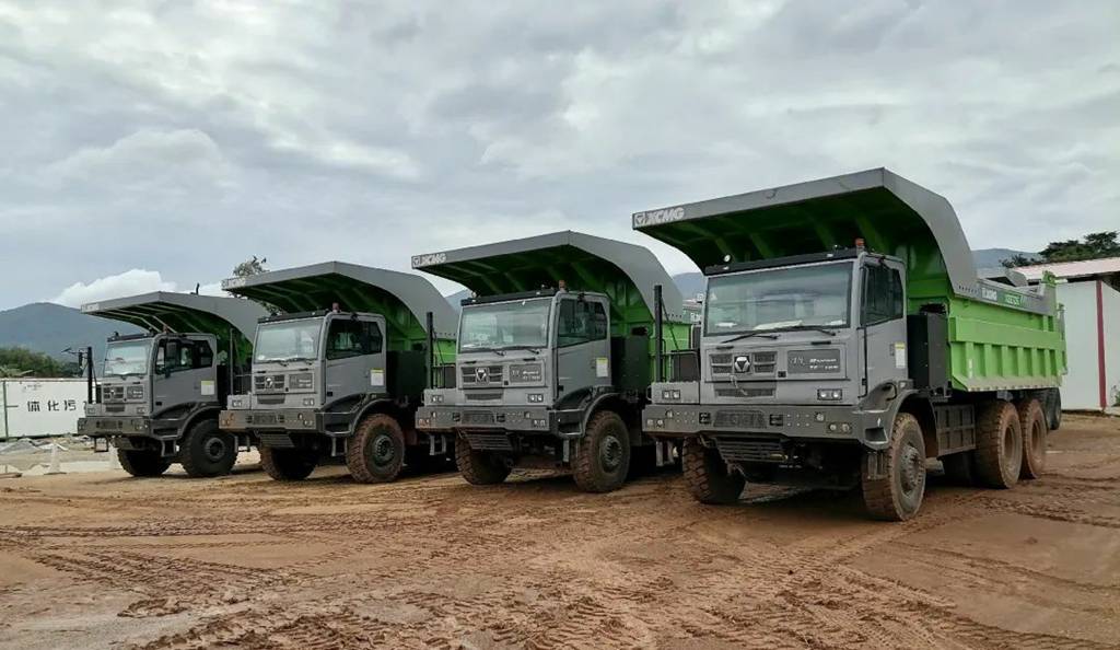 Serving Global Customers | Large-Scale Export of XCMG Electric Mining Trucks to Africa