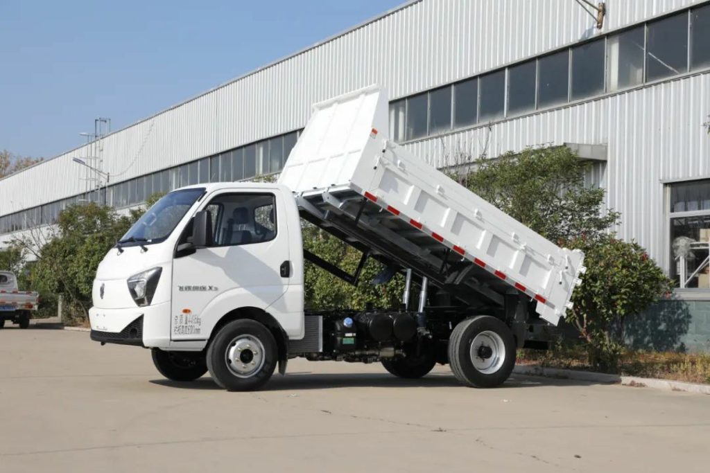 Flying Ditu X3 Blue Plate Mini Dump Truck Tailored for Young Truck Enthusiasts!