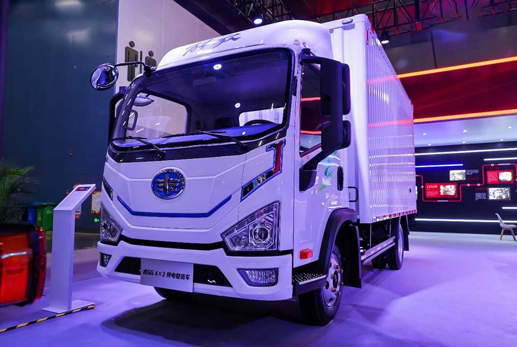 FAW Jiefang J7 Chuangling Edition Tractor Truck Grand Launch!