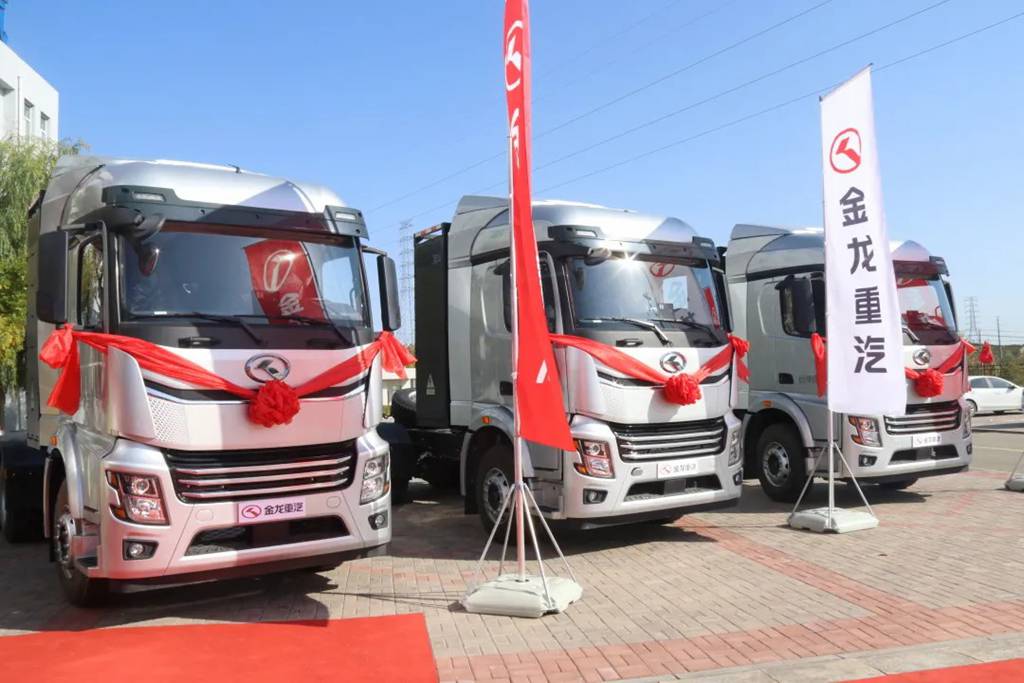 First Batch Delivered! King Long New Energy Heavy Trucks Help Ordos Take a Leap Forward in Heavy Truck Electrification