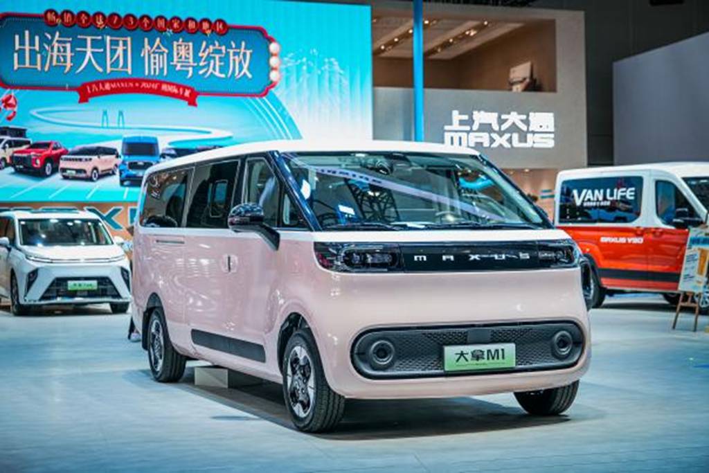 SAIC Maxus Multifunctional Light Commercial Vehicle and Off-road Pickup Make Their Debut at the Guangzhou Auto Show