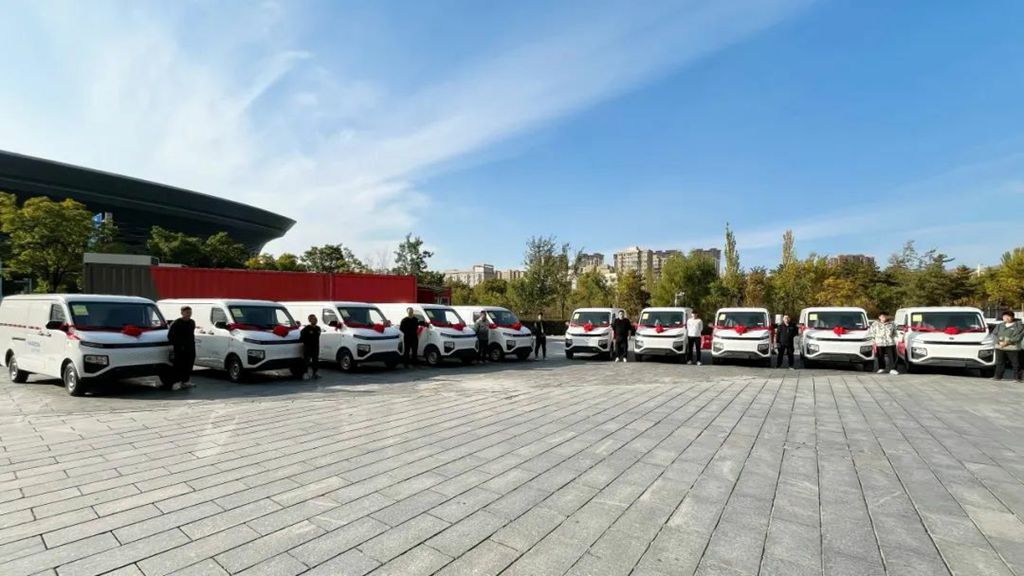 First Batch of Xingxiang V6E Battery-Swapping Models Successfully Delivered, Farizon New Energy Commercial Vehicle Deepens its Market Presence in Inner Mongolia