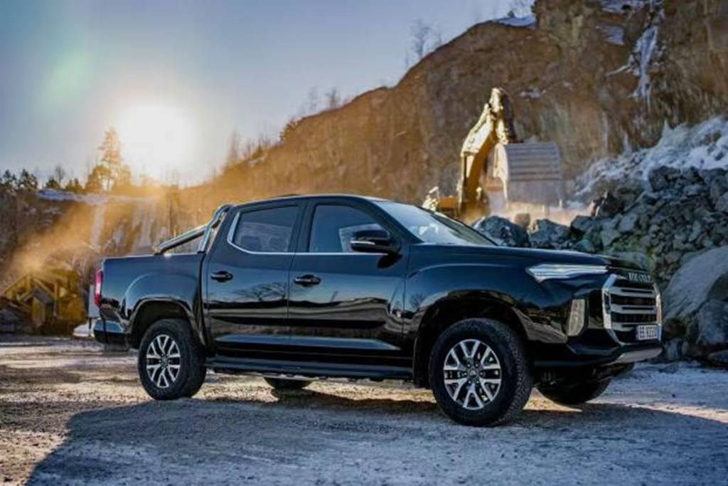 SAIC Maxus Multifunctional Light Commercial Vehicle and Off-road Pickup Make Their Debut at the Guangzhou Auto Show