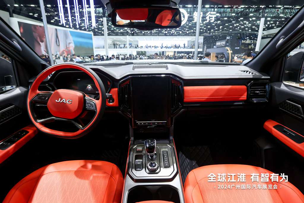 Global JAC, Intelligent and Capable! The All-New Hantu “Dual-Star Hybrid” Debuts at the 2024 Guangzhou Auto Show