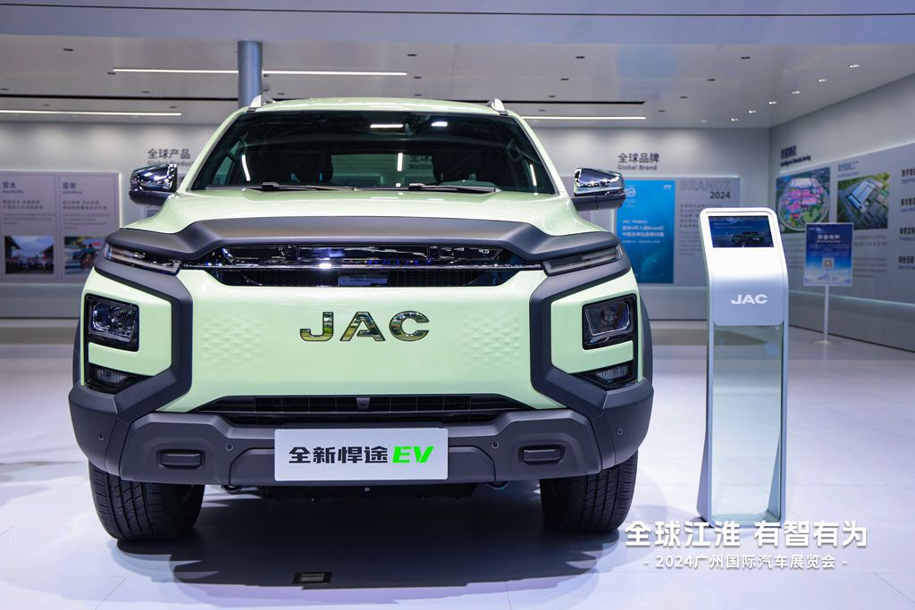 Global JAC, Intelligent and Capable! The All-New Hantu “Dual-Star Hybrid” Debuts at the 2024 Guangzhou Auto Show