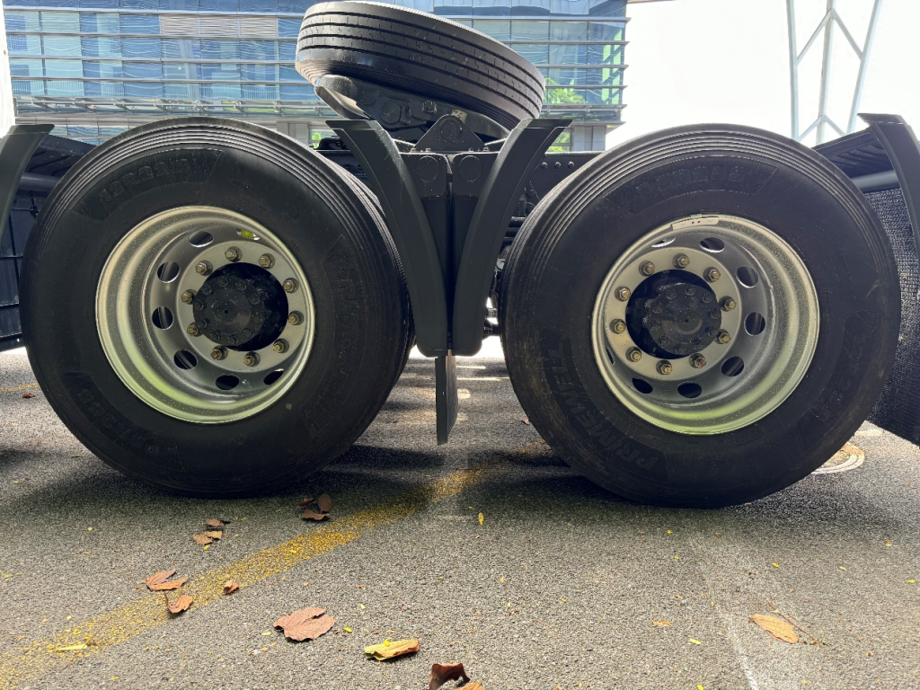 LNG and CNG Compatible! Highlights of the Chenglong H7 PRO Dual-Fuel Tractor