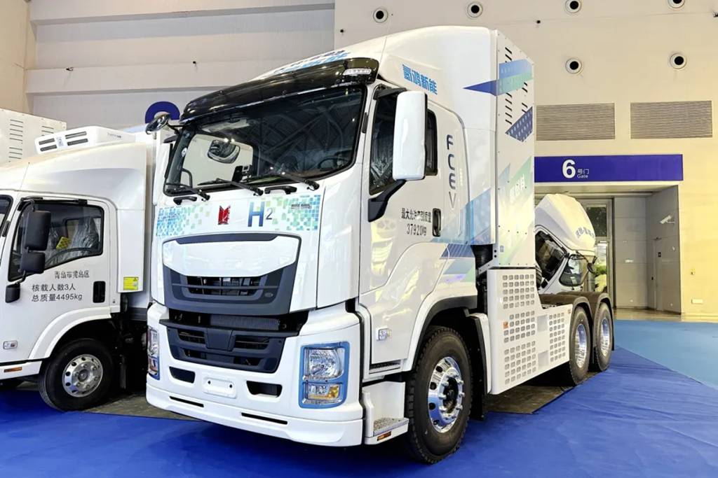 Three Hydrogen Fuel Cell Models from Qingling Shine at the 2024 Land-Sea New Corridor International Logistics Expo