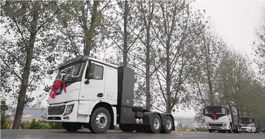 Over 100 Units! XCMG New Energy Vehicles Help Changde Start A New Journey