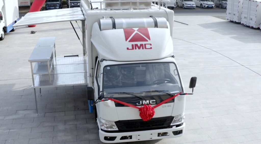 1,000 mobile kitchens are ready for delivery!