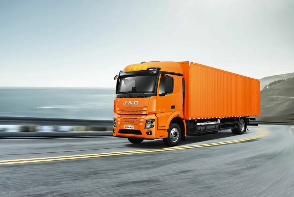 Star Product丨A New Benchmark for Natural Gas Cargo Trucks: Star X5 Leading the Future with High Efficiency and Energy Saving